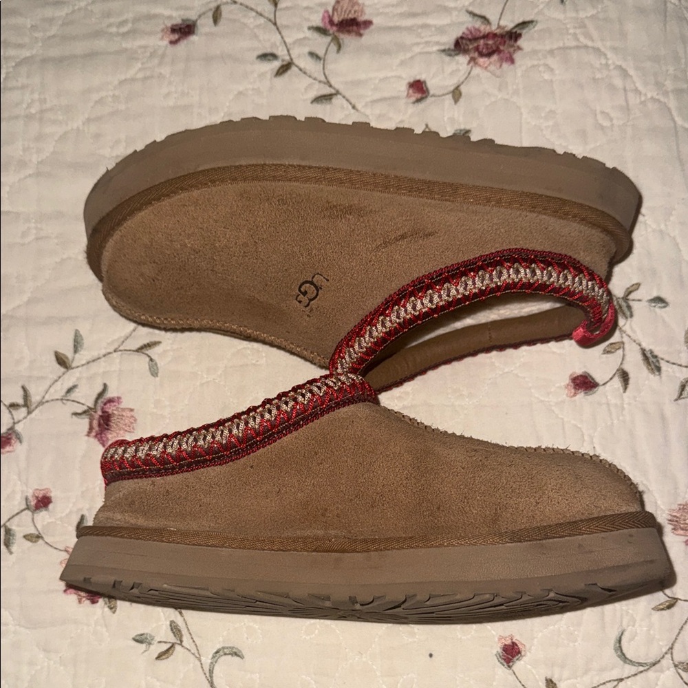 UGG Girl’s Tan Suede Slip-On Sandal with Red Trim